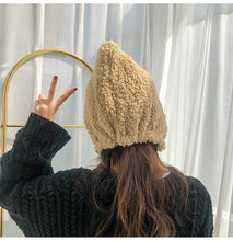 Load image into Gallery viewer, Women's Winter Beanie Hats Trapper Hat with Claimond Veins Warm Furry Hat 22627