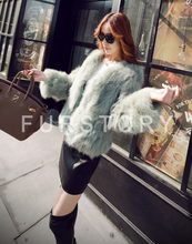 Load image into Gallery viewer, Women's Natural Fox Fur Coat Fashion Natural Color Full Sleeve
