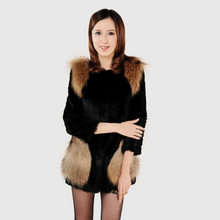 Load image into Gallery viewer, Natural Fur Coat Female with Raccoon Fur Epaulet and Pocket Decoration Women&#39;s Real Fur Coat