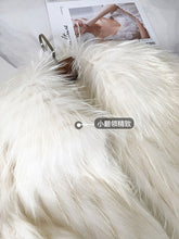 Load image into Gallery viewer, Raccoon Dog Fur Woven Fur Coat Women&#39;s Short Small Lapel Winter 2021 Fox Fur Fur Fur Coat Strip FS21119