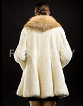 Load image into Gallery viewer, Women&#39;s Genuine Mink Fur Coat Women with Big Fox Fur Collar Women Jacket 16052