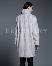 Load image into Gallery viewer, Women&#39;s Genuine Mink Fur Coat Turn Down Collar Natural Fur Women Jacket 16063