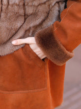 Load image into Gallery viewer, Winter 2021 Mink Fur Whole Mink with Sheep Fur Women&#39;s Coat Golden Island Fox Hooded Fur FS21139