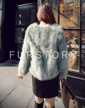 Load image into Gallery viewer, Women's Natural Fox Fur Coat Fashion Natural Color Full Sleeve
